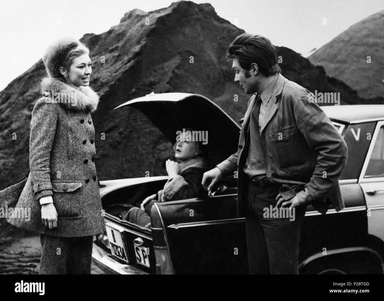 El título de la película original Chico, chica, ¡BOOM!. Título en