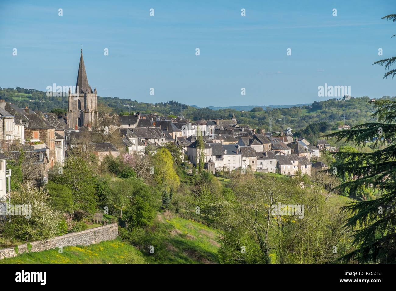 Francia, Correze, pueblo medieval de Donzenac, cerca de Brive la gaillarde  Fotografía de stock - Alamy