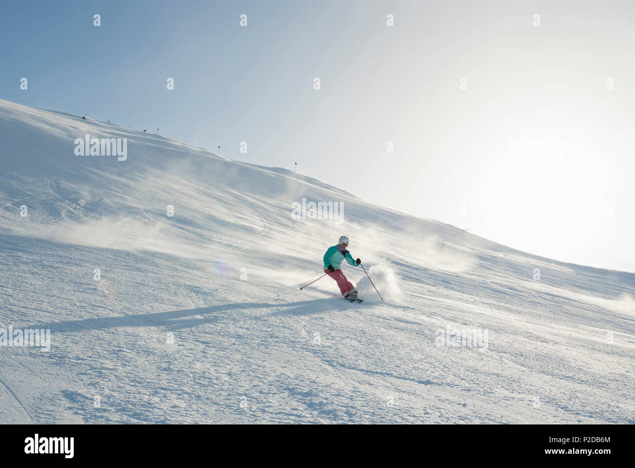 Esquiador, Warth-Schroecken Ski Area, Bregenz, distrito de Vorarlberg, Austria Foto de stock