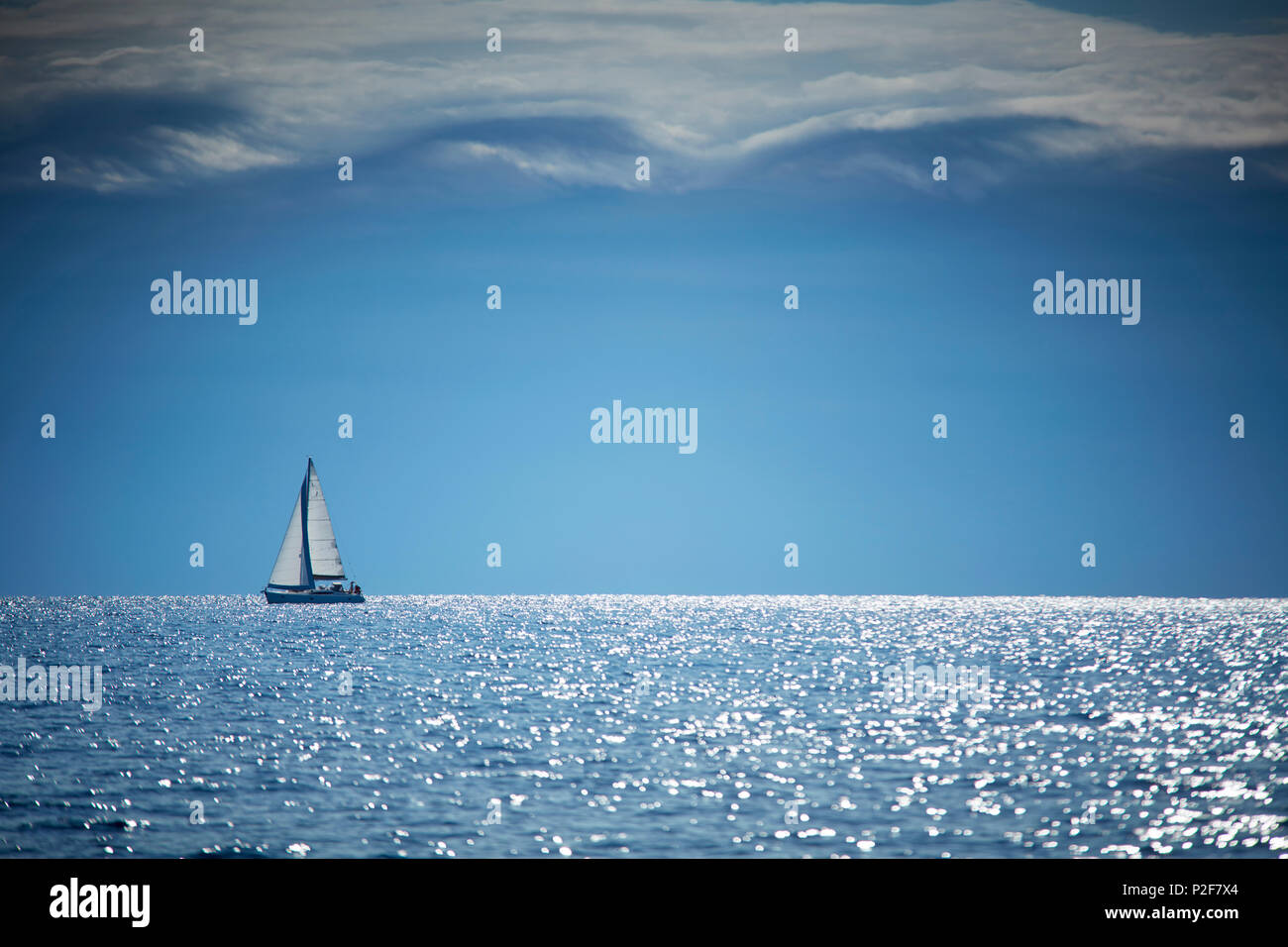 Veleros y barcos de vela, las Islas de Kornati, Mar Adriático, Croacia Foto de stock