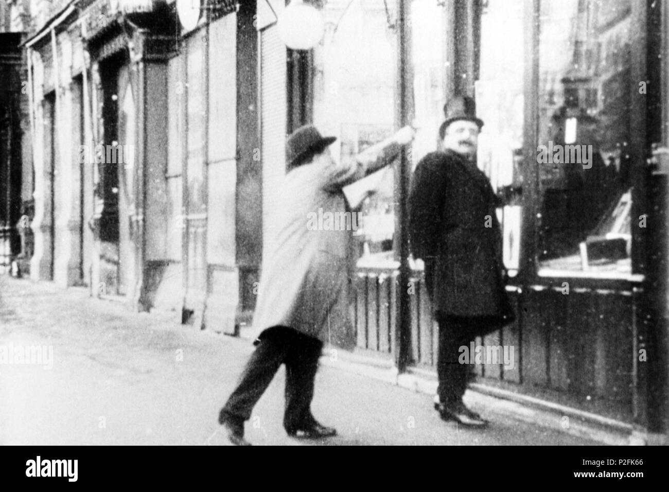 El título original de la película ASESINATO Y Entierro de Don José Canalejas. Título en inglés