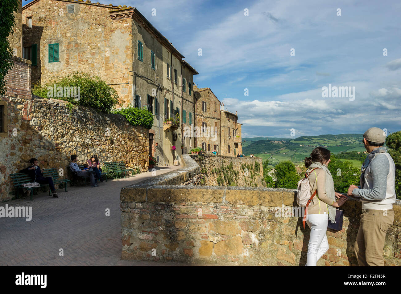 Pienza, Val d'Orcia, en la provincia de Siena, Toscana, Italia, Patrimonio Mundial de la UNESCO Foto de stock