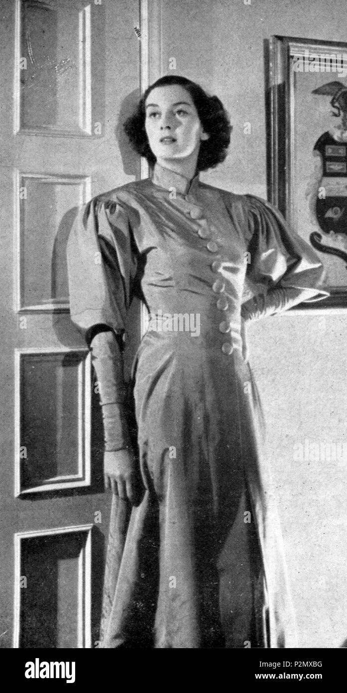 . Italiano: L'attrice Rosalind Russell en anu immagine pubblicata in Italia nel novembre 1936 . 18 de abril de 2017. Unknown 78-Rosalind Russell 1936 Foto de stock