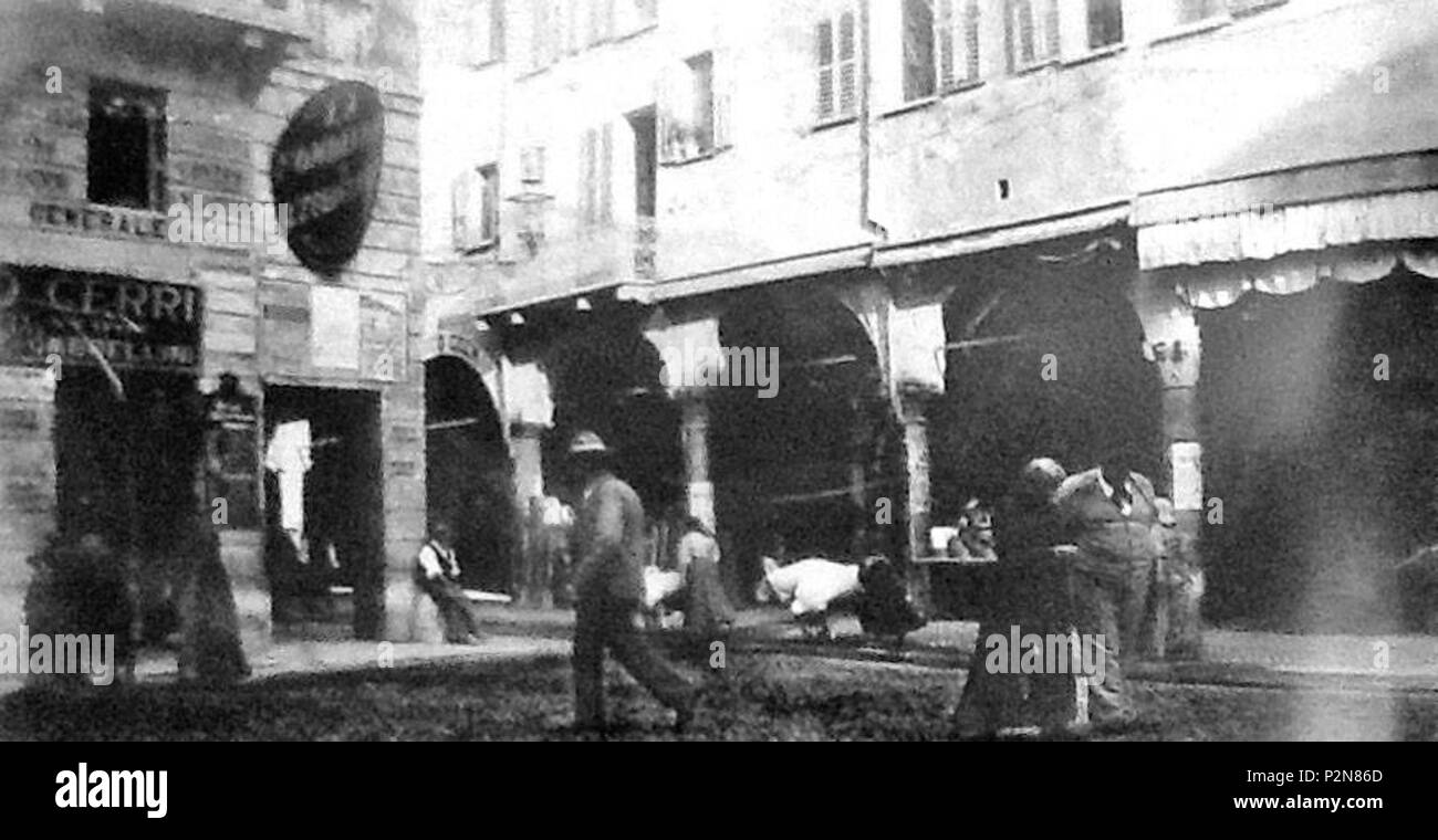 . Italiano: Piazza Purgo animata . 1917. Este archivo carece de información sobre el autor. 70 Piazza Purgo animata Foto de stock
