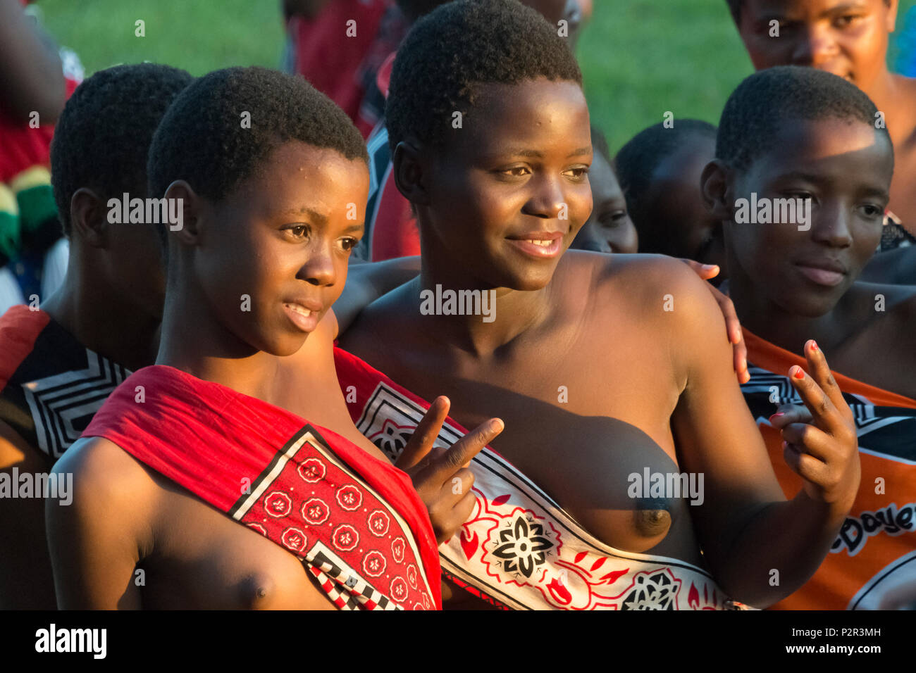 Las Niñas Swazi Desfile En Umhlanga Reed Dance Festival Swazilandia