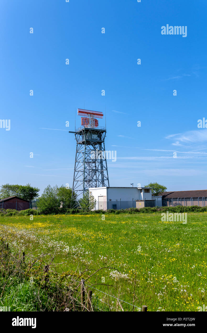 Torre de radar en Warton aeródromo cerca de Preston, Lancashire, UK Foto de stock