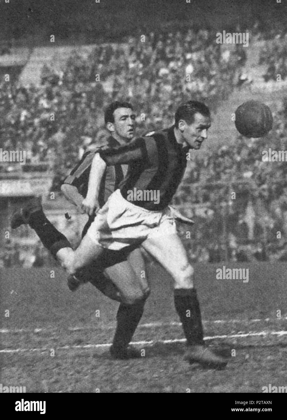 . Italiano: Il calciatore svedese Nils Liedholm en azione al Milán. Entre 1949 y 1961. Desconocida 3 AC Milán - Nils Liedholm Foto de stock