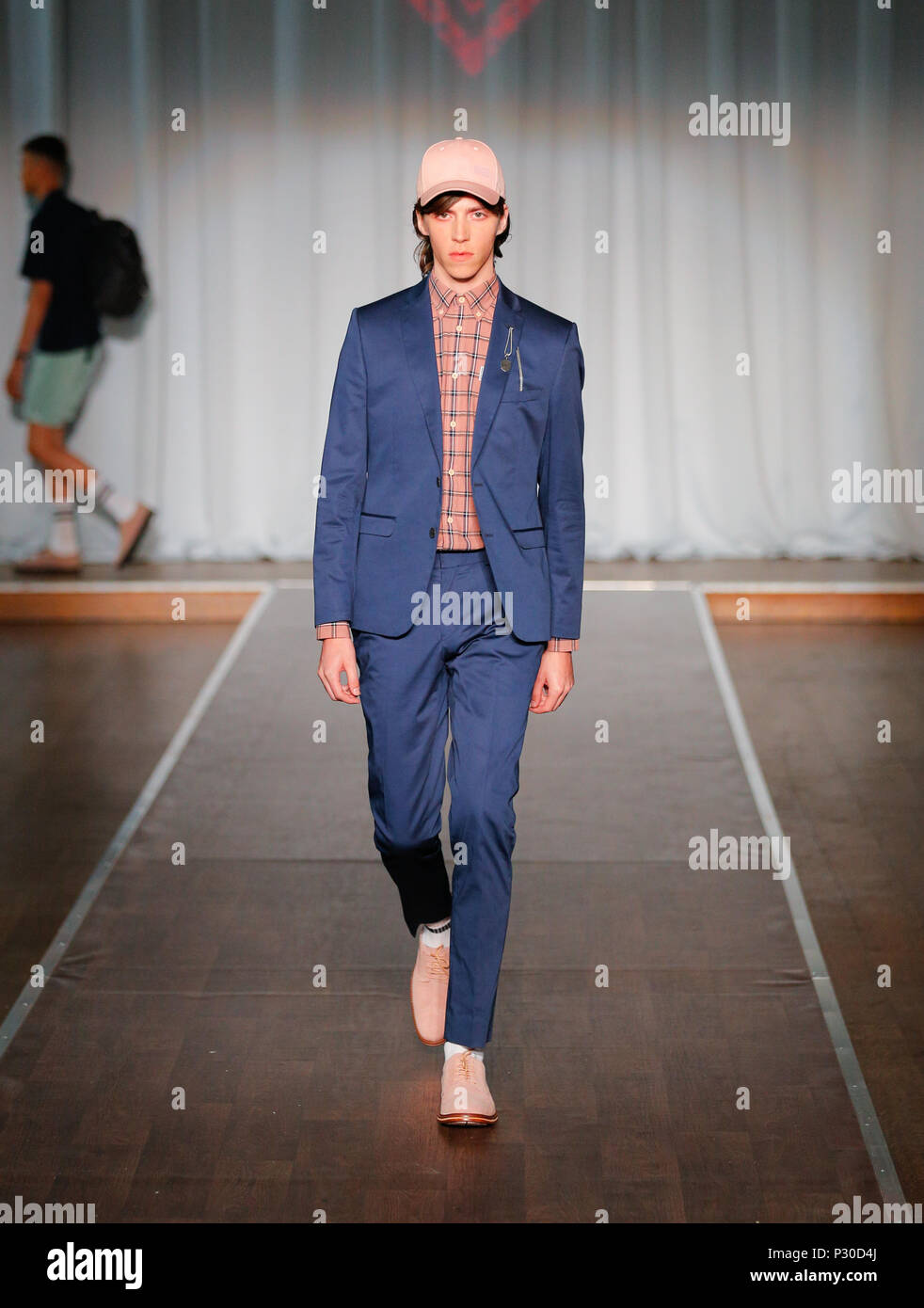 London Fashion Week Mens el diseñador británico Ben Sherman presenta la  colección de moda Summer Spring 2019 en el British Fashion Council Show  Space Fotografía de stock - Alamy