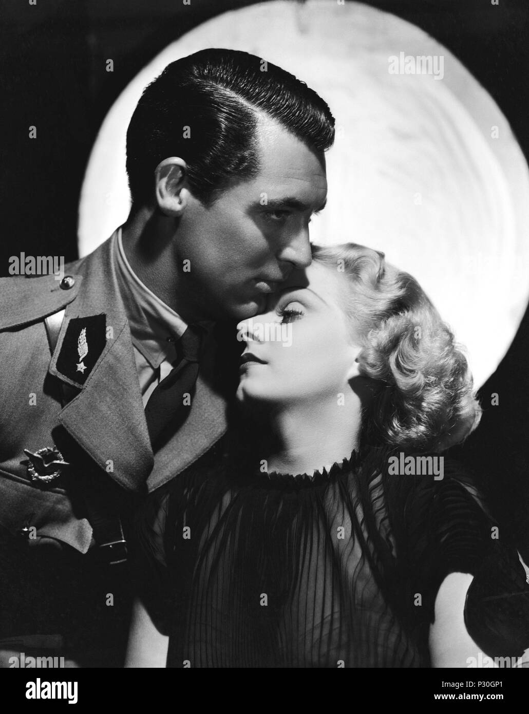 El título de la película original: ANN. Título en inglés: ANN. El director de cine: George Fitzmaurice. Año: 1936. Estrellas: Cary Grant, JEAN Harlow. Crédito: M.G.M. / Álbum Foto de stock