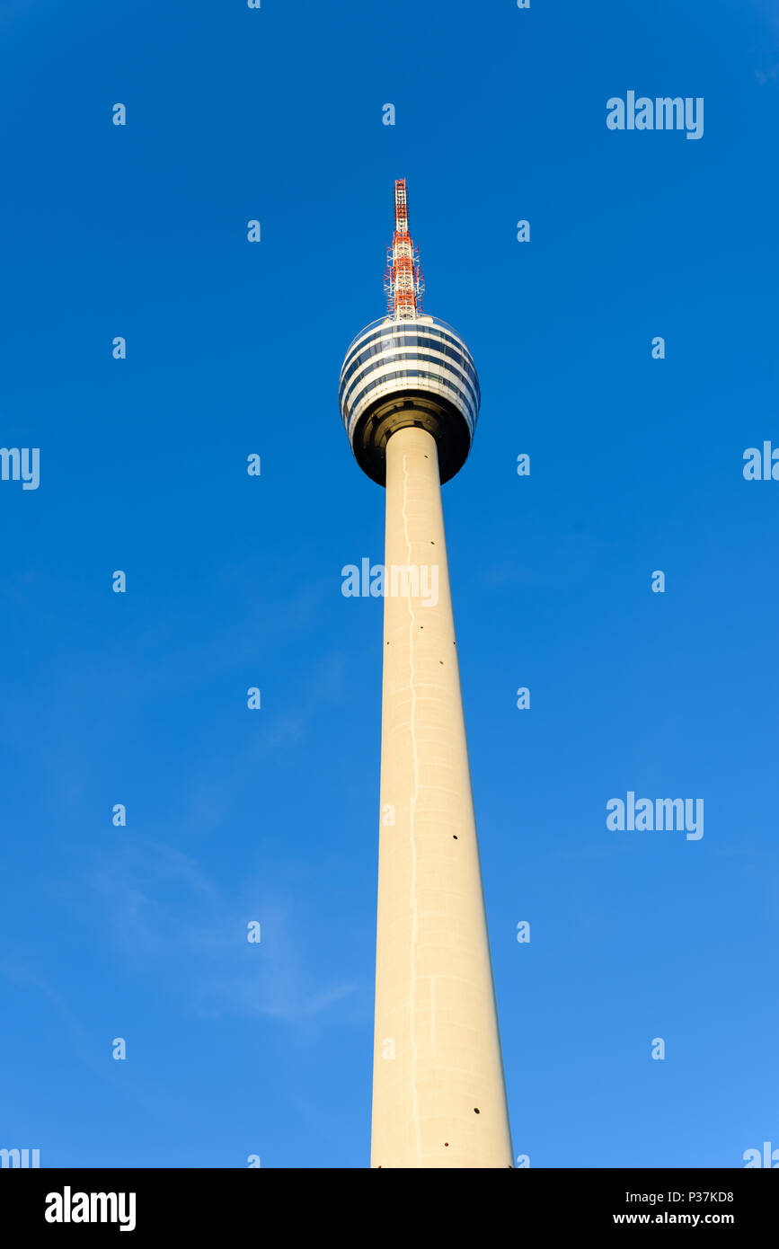 Torre de TV en Stuttgart, Alemania - la primera torre de televisión del mundo Foto de stock