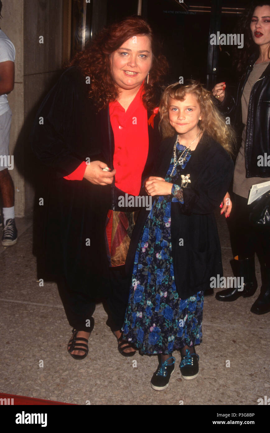 LOS ANGELES, CA 3 de noviembre Actriz Conchata Ferrell y su hija