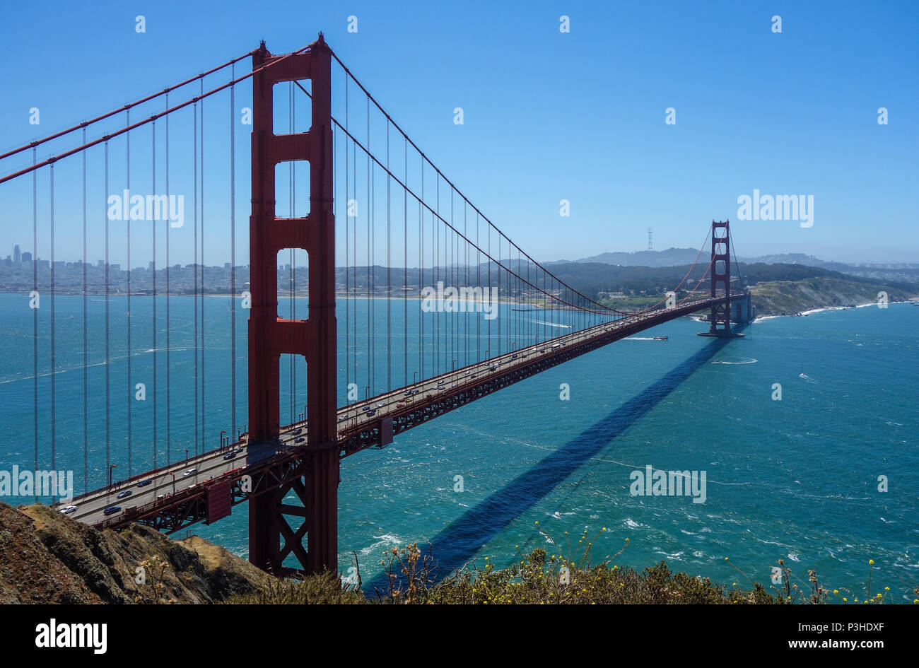 San Francisco, Estados Unidos. 04 2017. 04.06.2017, California, Estados Unidos, San Francisco: el Golden Gate Bridge es el hito indiscutible y probablemente la atracción más famosa de la ciudad de San