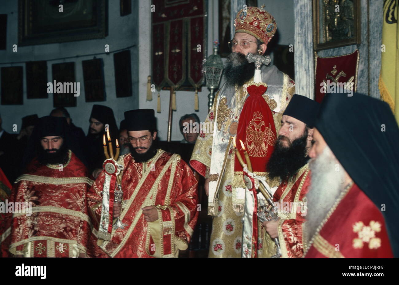 República monástica autónoma Athos, feria de Pascua en el claustro del convento Xenofontos Foto de stock