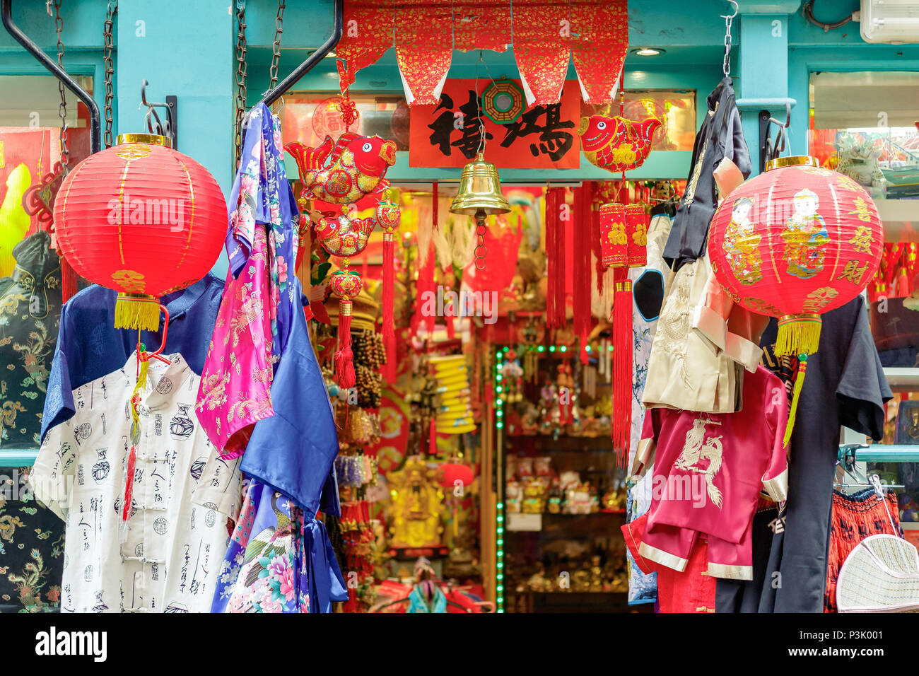 Chinese gift shop in chinatown fotografías e imágenes de alta