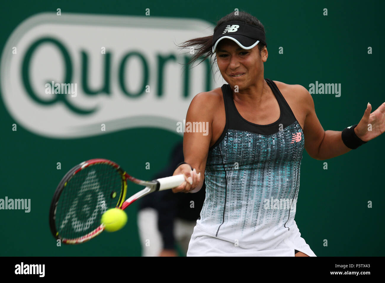 Birmingham, Reino Unido. 19 Jun, 2018. Heather Watson de Gran Bretaña en acción durante su primera vuelta partido contra Leisa Tsurenko de Ucrania . Nature Valley Classic 2018, International Women's tennis, día 2 en el Edgbaston Priory Club en Birmingham, Inglaterra, el martes 19 de junio de 2018. pic por Andrew Orchard/Alamy Live News Foto de stock