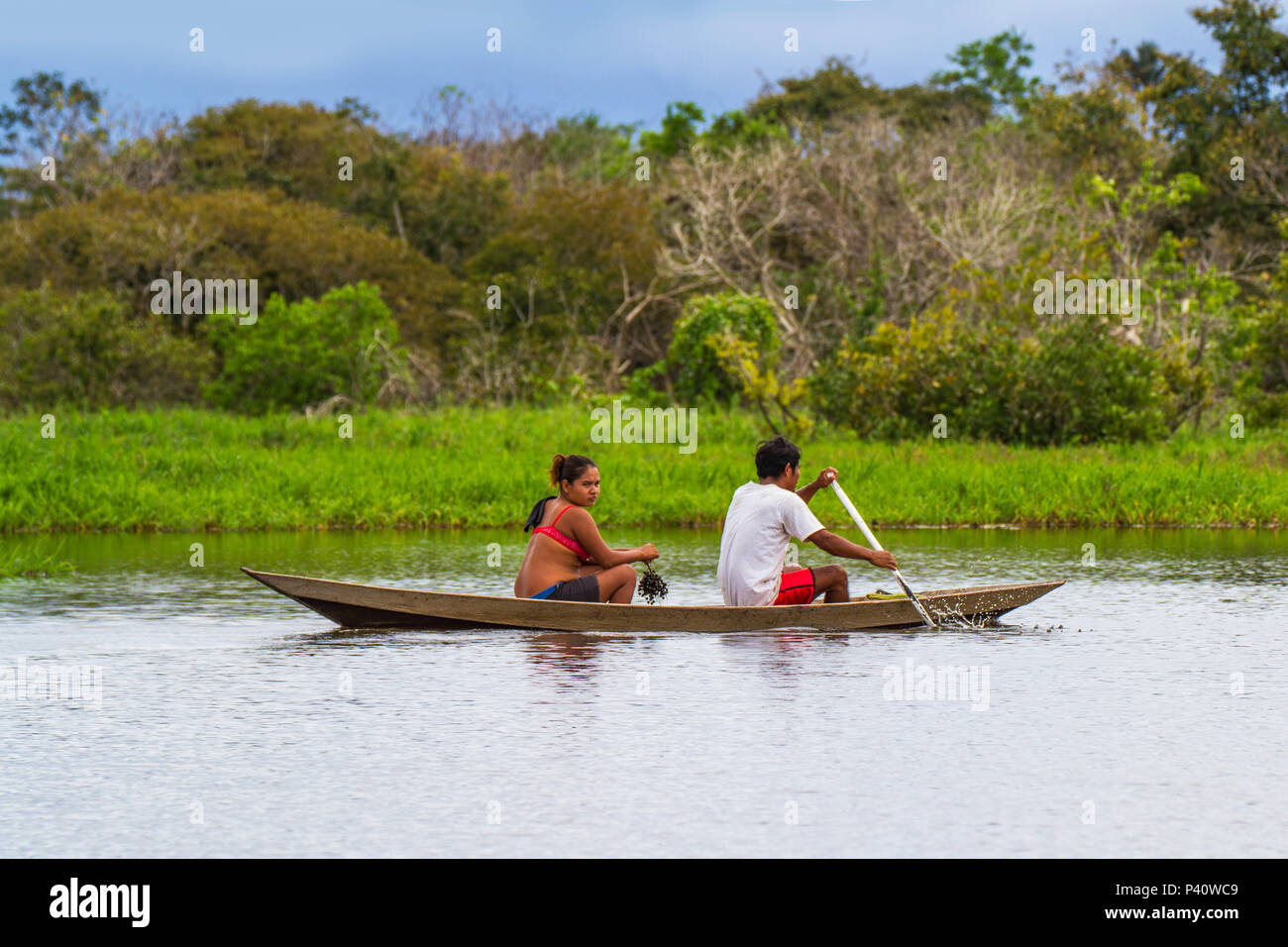Rio Solimões embarcação da Amazônia canoa na Amazônia Transporte na