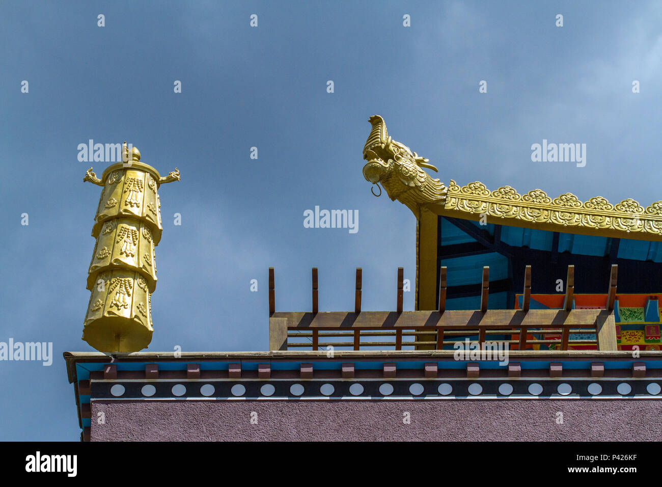 Templo Chagdud Gonpa Odsal Ling, el templo budista tibetano, Cotia, São Paulo. Foto de stock