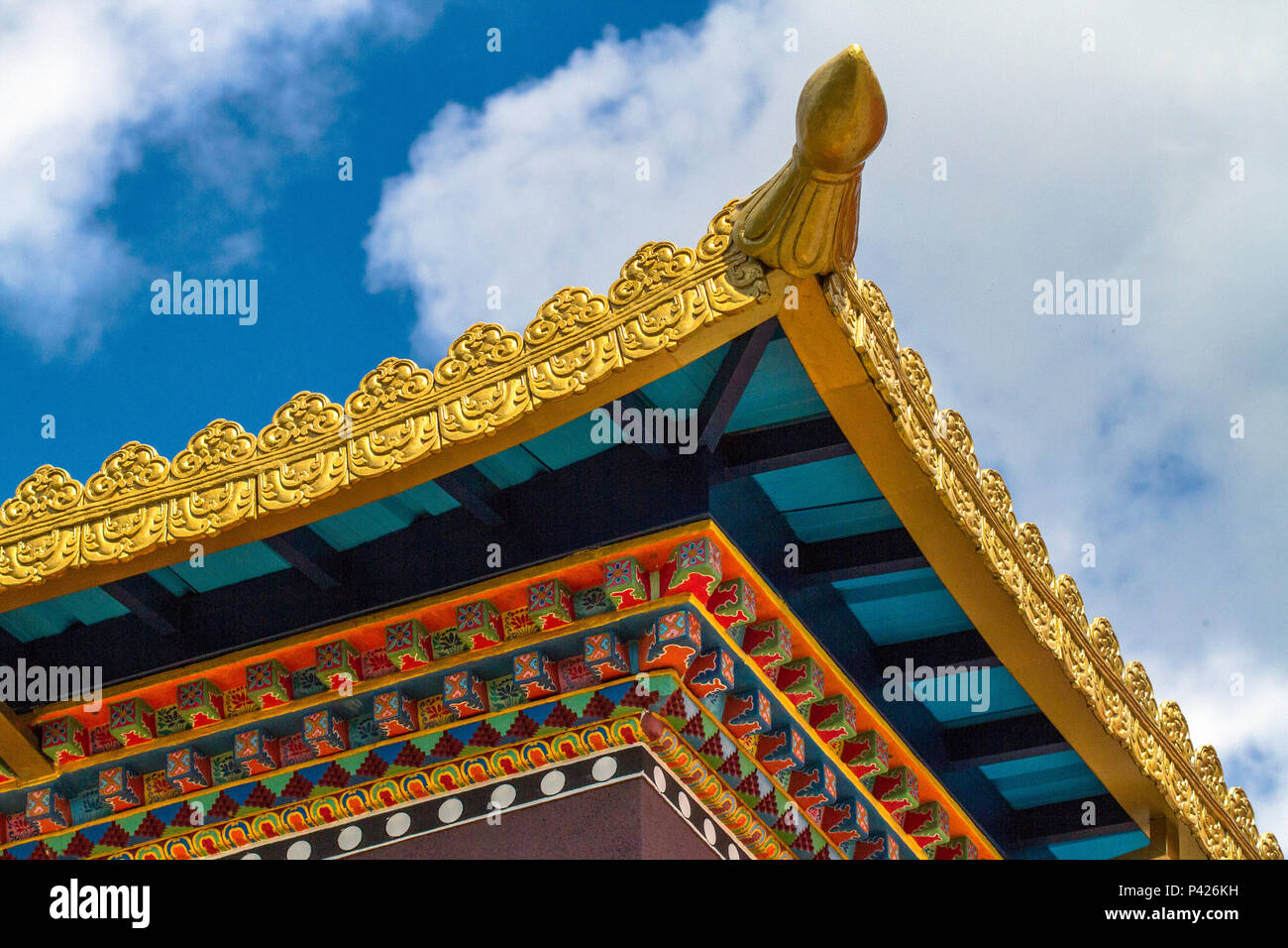 Templo Chagdud Gonpa Odsal Ling, el templo budista tibetano, Cotia, São Paulo. Foto de stock