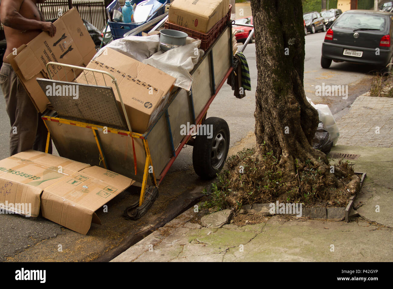 No Fotografias Bairro do lixo Sumarézinho reciclável, Lixeiras. São Paulo/SP, Brasil 14/08/2013. (Foto: Celio Coscia / Fotoarena) Foto de stock