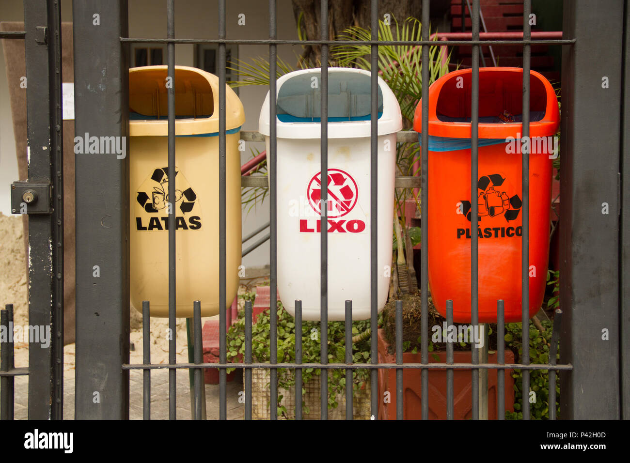 No Fotografias Bairro do lixo Sumarézinho reciclável, Lixeiras. São Paulo/SP, Brasil 14/08/2013. (Foto: Celio Coscia / Fotoarena) Foto de stock