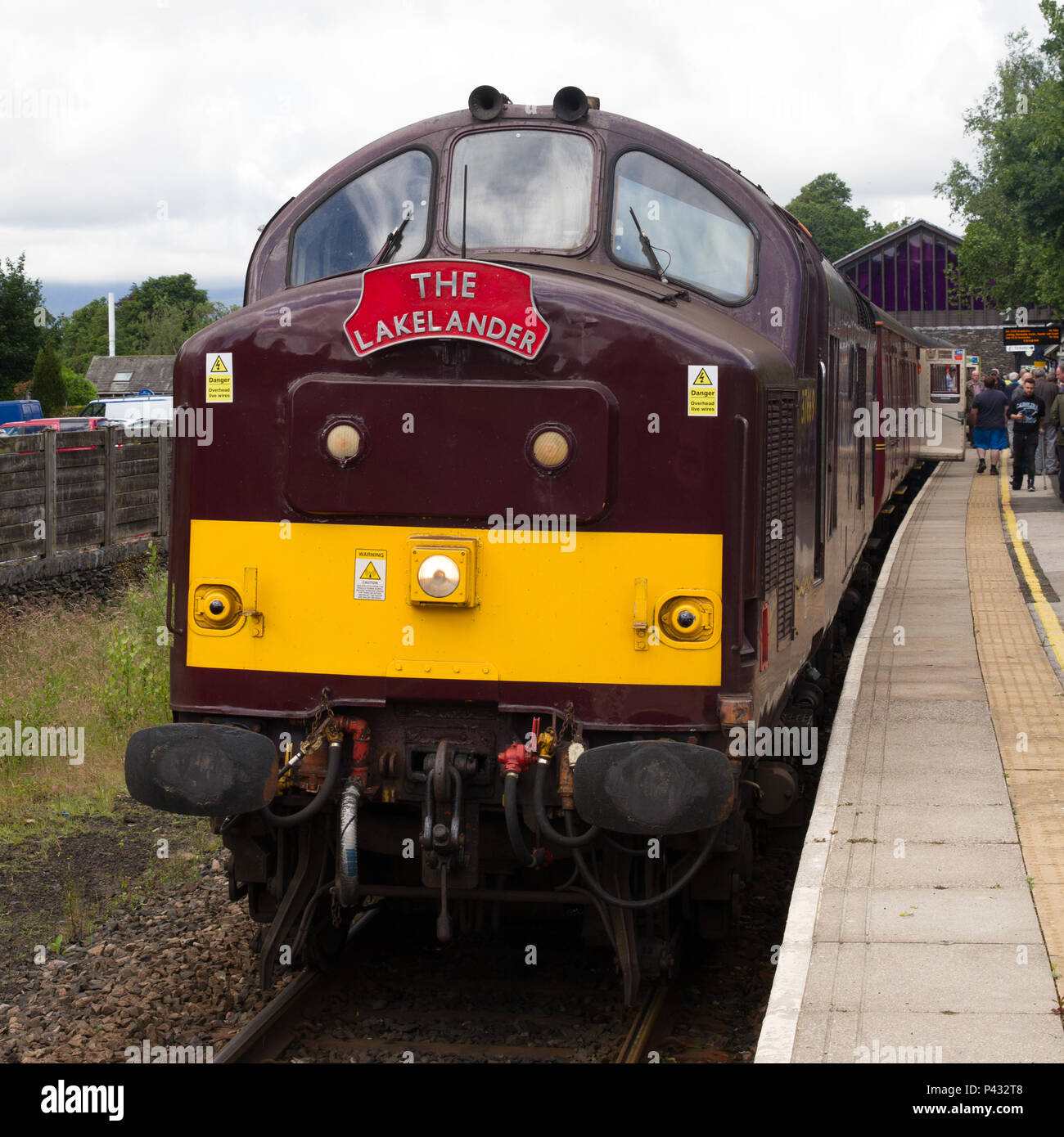 Windermere, Lake District, en el Reino Unido. 20 de junio de 2018. West Coast patrimonio ferroviario clase 37 en uso en el Windermere Rama. Charles Allen/Alamy Live News Foto de stock