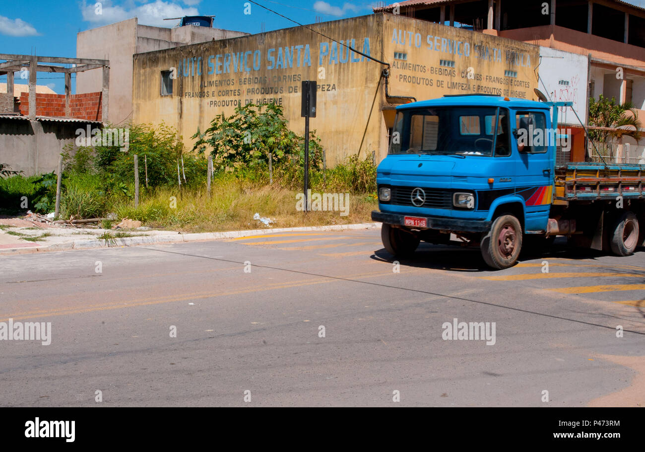 VILA VELHA, ES - 14/01/2015: QUEBRA MOLA EM Santa Paula - Foto de quebra molas no Bairro Santa Paula, localizado ningún município de Vila Velha. (Foto: Vinicius Moraes / Fotoarena) Foto de stock