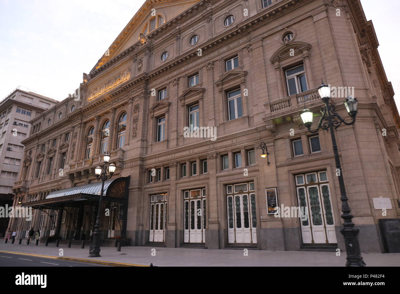 BUENOS AIRES, ARGENTINA - 16/01/2015: Teatro Colón - O Teatro Colón é la  principal casa de ópera de Buenos Aires, na Argentina. Acusticamente, é  considerado cinco teatros um dos Melhores do mundo.