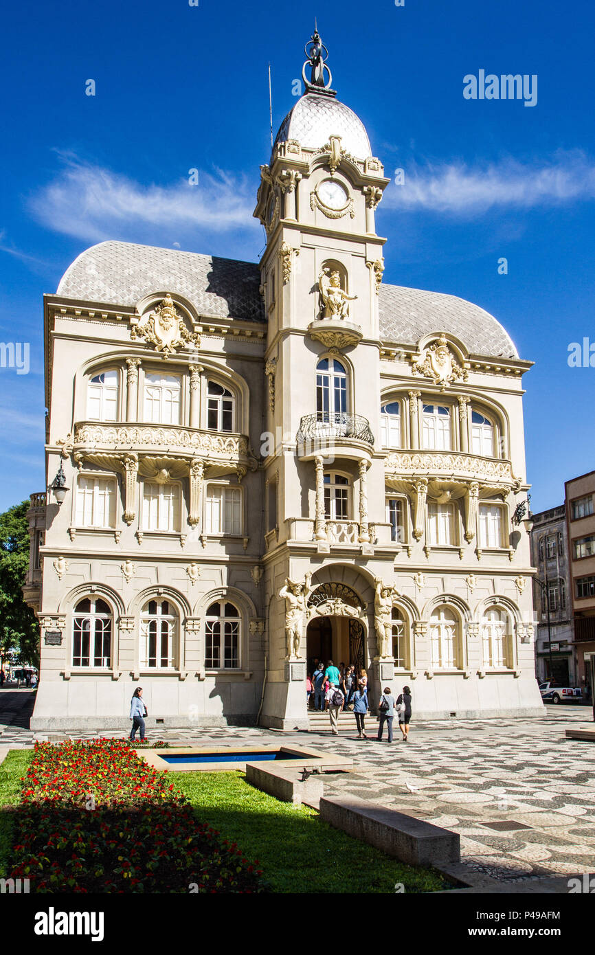 CURITIBA, PR 11.04.2015 CENTRO DA CIDADE DE CURITIBA Fachada do Paço da Liberdade, na Praça CURITIBA, PR 11.04.2015 CENTRO DA CIDADE DE CURITIBA Fachada do Paço da Liberdade, na Praça