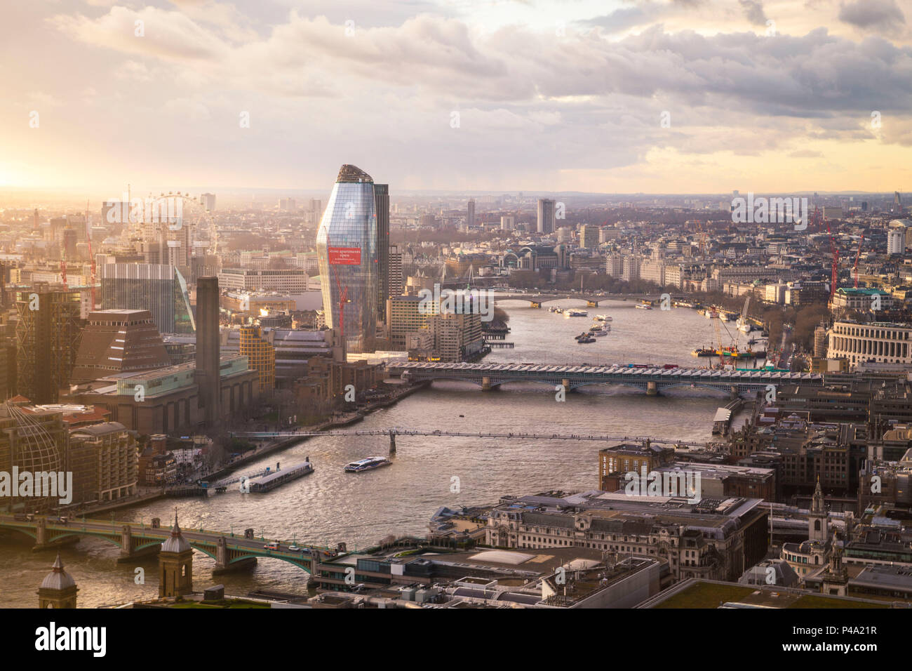 Un alto ángulo de vista del casco antiguo de Londres. Londres, Reino Unido. Foto de stock