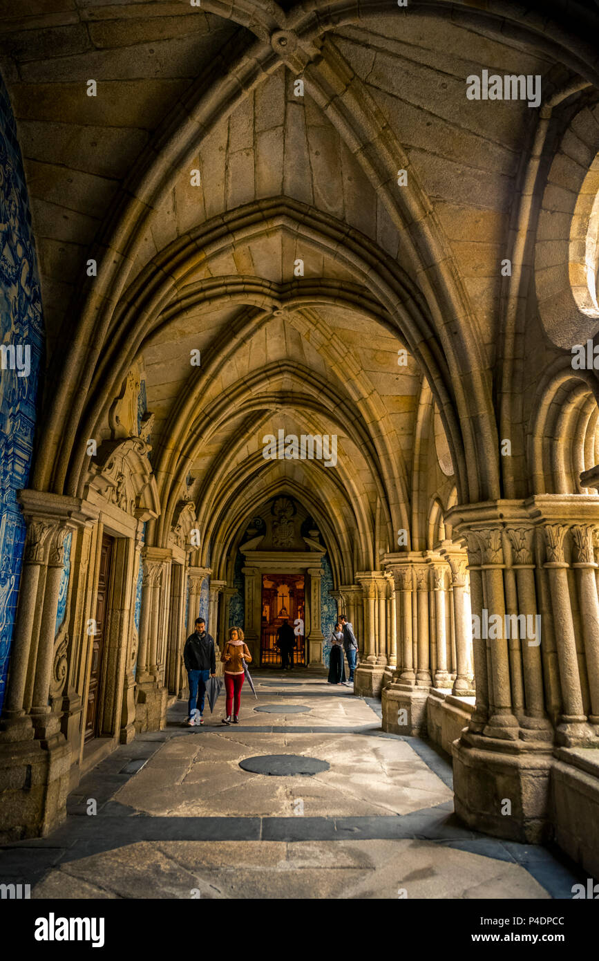 Europa, en Portugal, el Oporto, el Altstadt, Kathedrale, Se do Porto, el Festung Foto de stock