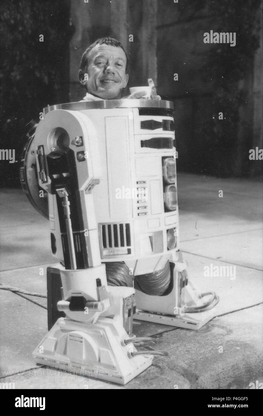 Gritaradio - #CinemaGR George Lucas con todas las maquetas de Star Wars.