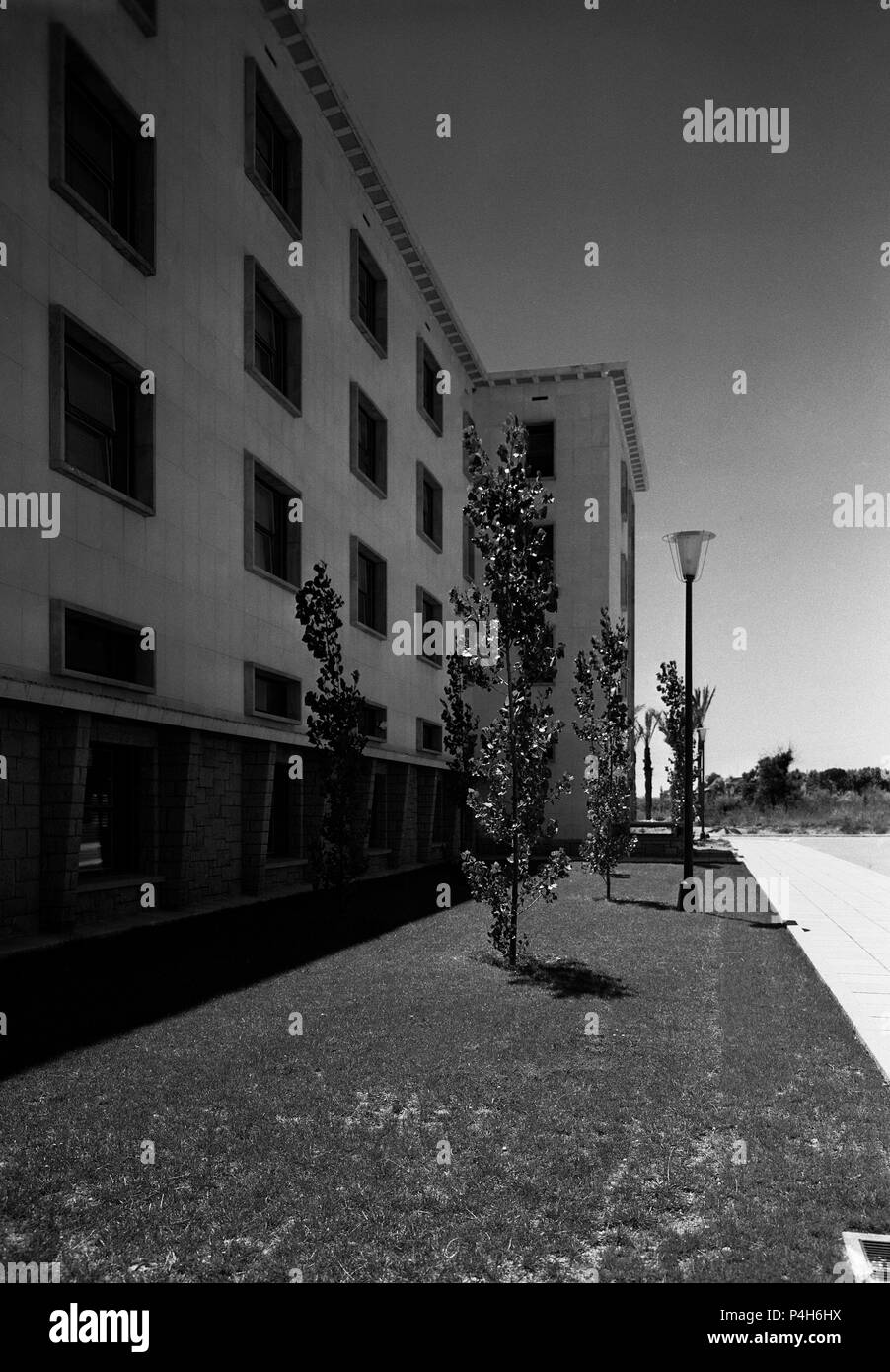 Colegio laboral tarragona fotografías e imágenes de alta resolución - Alamy