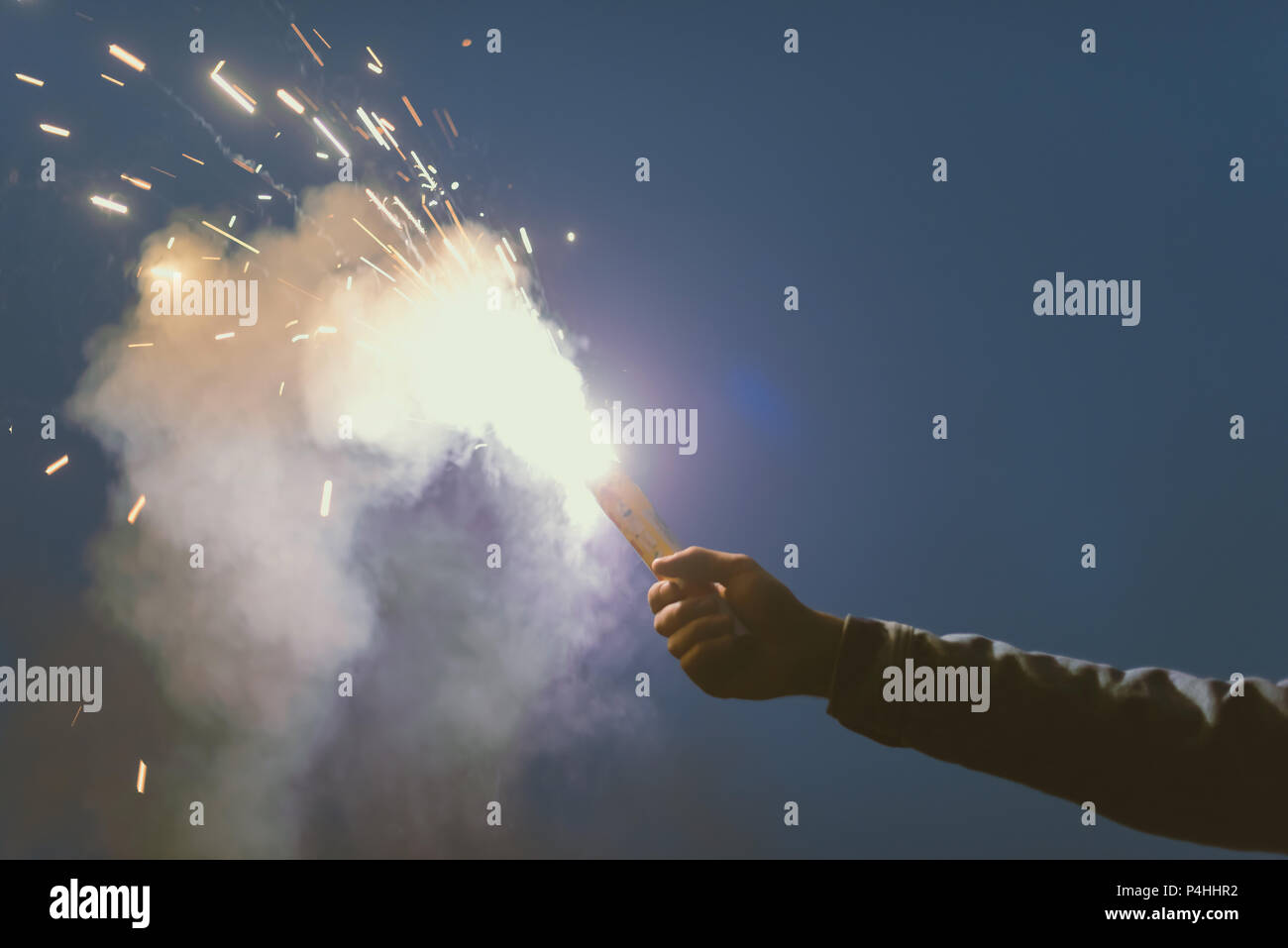 Bomba de humo fotografías e imágenes de alta resolución - Página 8 - Alamy