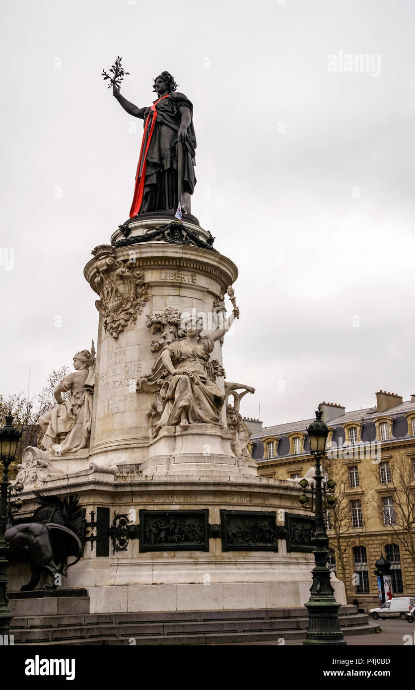 Estatua de la República Francesa. París. Francia Foto de stock