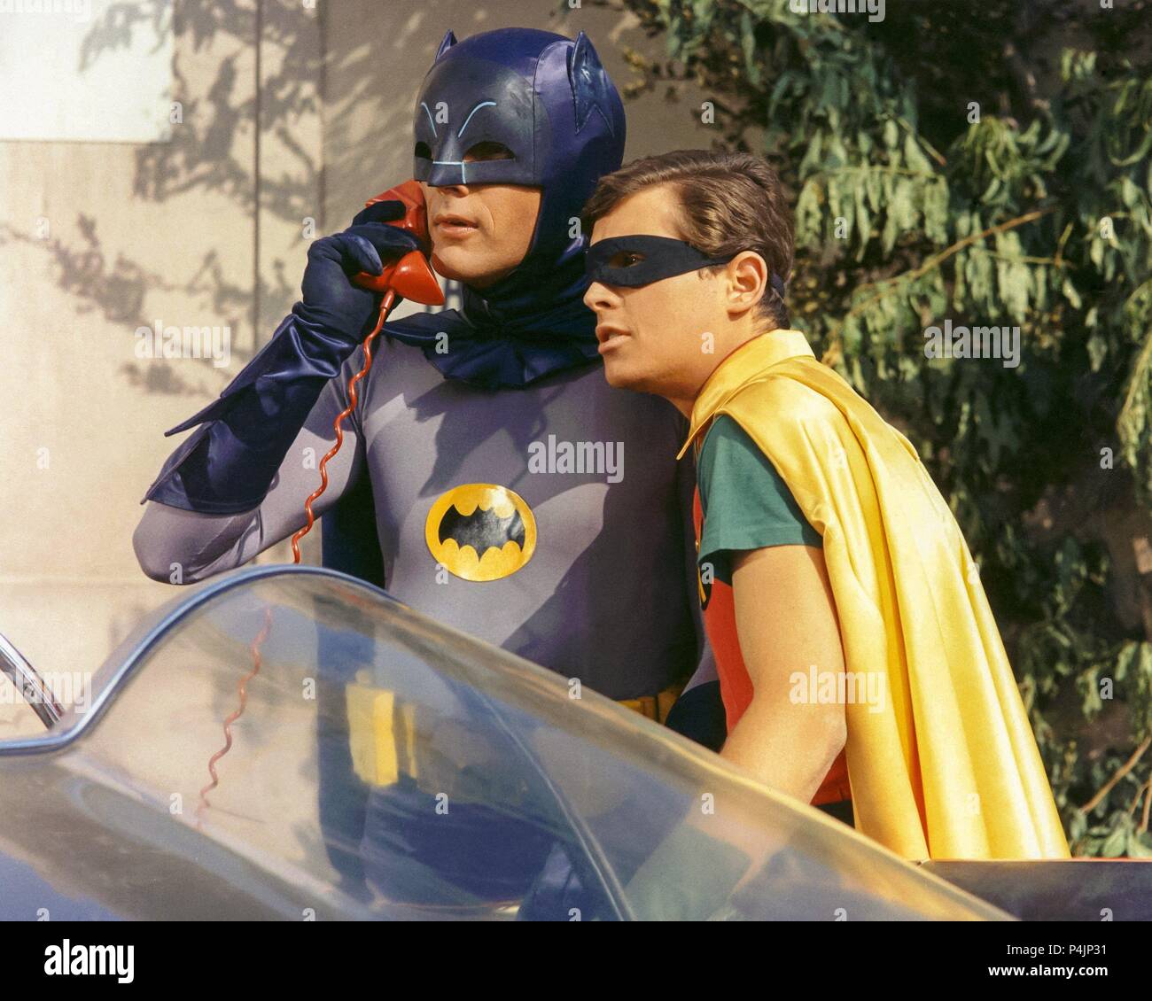 El título original de la película: Batman. Título en inglés: Batman. El  director de cine: Leslie Martinson. Año: 1966. Estrellas: Adam West, Burt  Ward. Crédito: GREENLAWN PRODUCTIONS / Álbum Fotografía de stock - Alamy