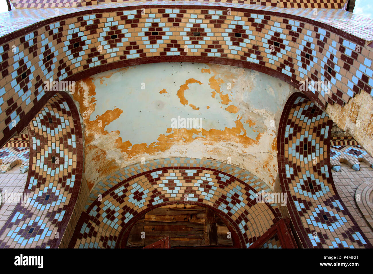 Mosaico de la iglesia alemana antigua. Foto. Ucrania Foto de stock