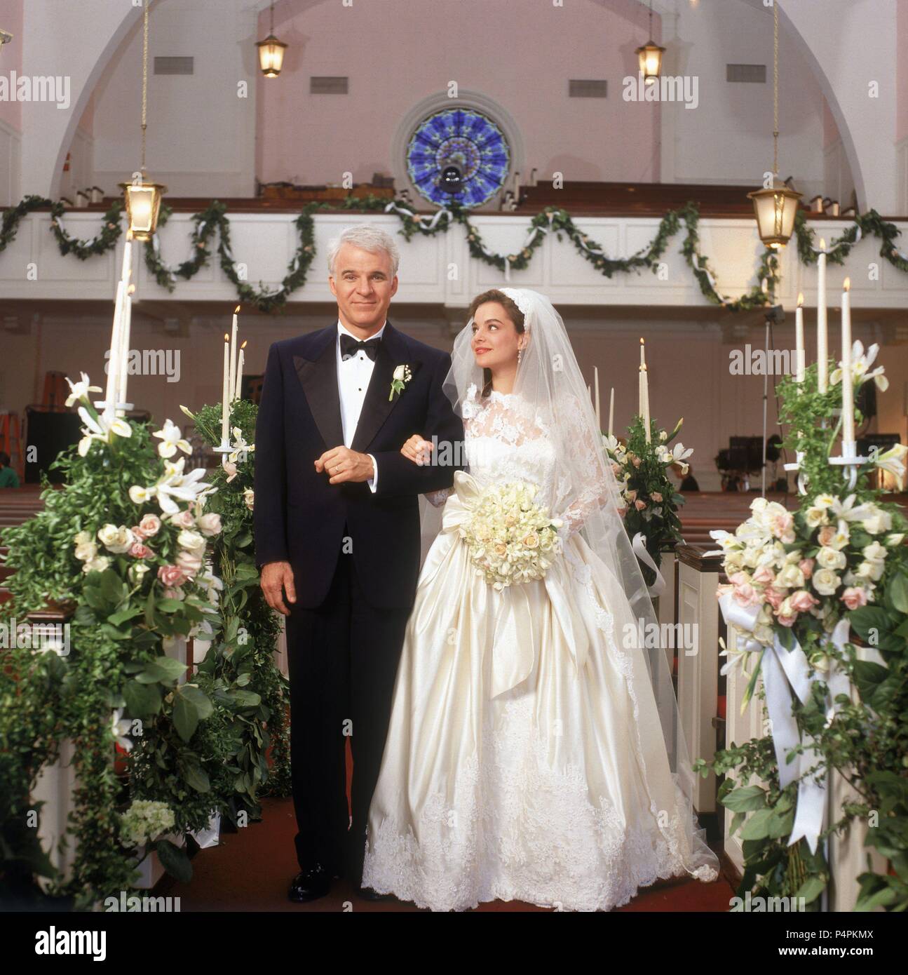 El título original de la película: el padre de la novia. Título en inglés: El  padre de la novia. El director de cine: Charles Shyer. Año: 1991.  Estrellas: Steve Martin; KIMBERLY WILLIAMS-Paisley.