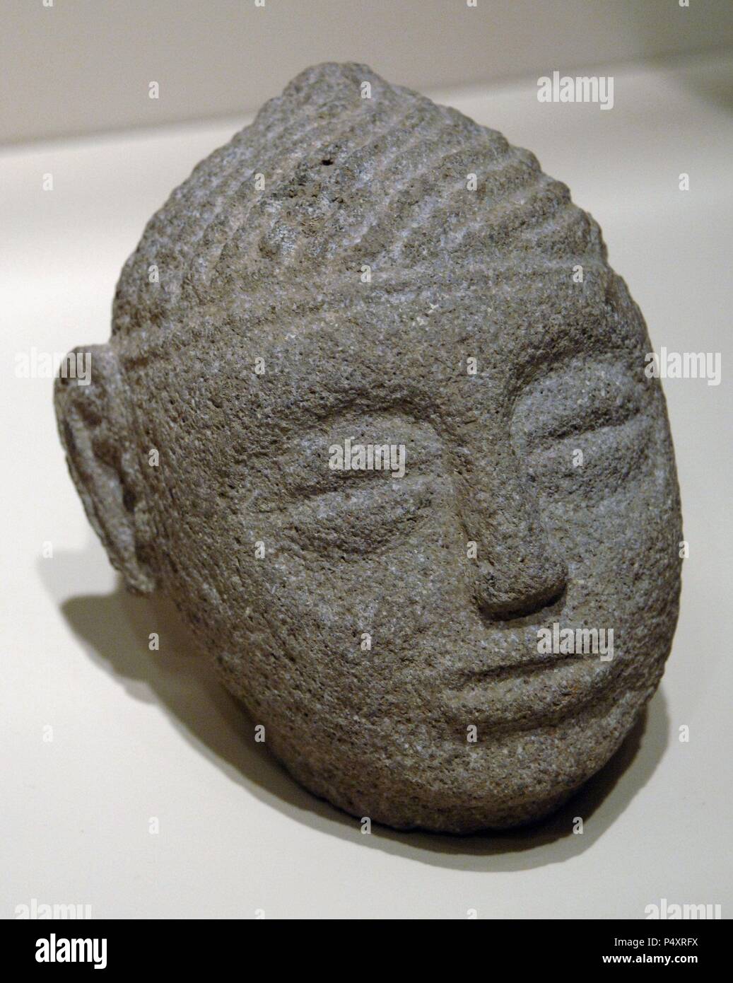 ARTE PRECOLOMBINO. COSTA RICA. TROFEO en forma de cabeza, realizado en piedra. Fechado entre el 1000 y el 1520. Divisoria Atlántica. Museo de Arte de Denver. El estado de Colorado. Estados Unidos. Foto de stock