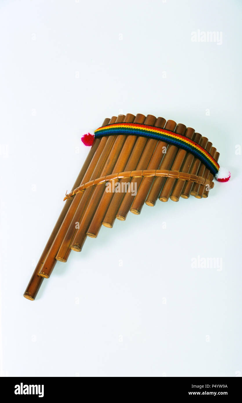 Instrumentos andino fotografías e imágenes de alta resolución - Alamy