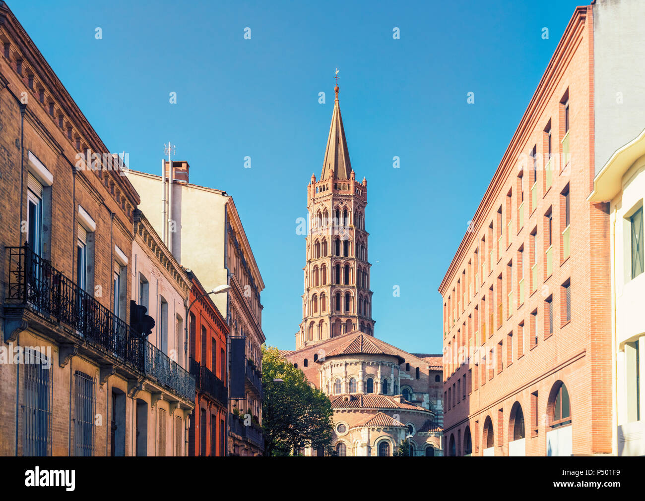 Francia, Haute-Garonne, Toulouse, la ciudad vieja, la basílica de Saint Sernin Foto de stock