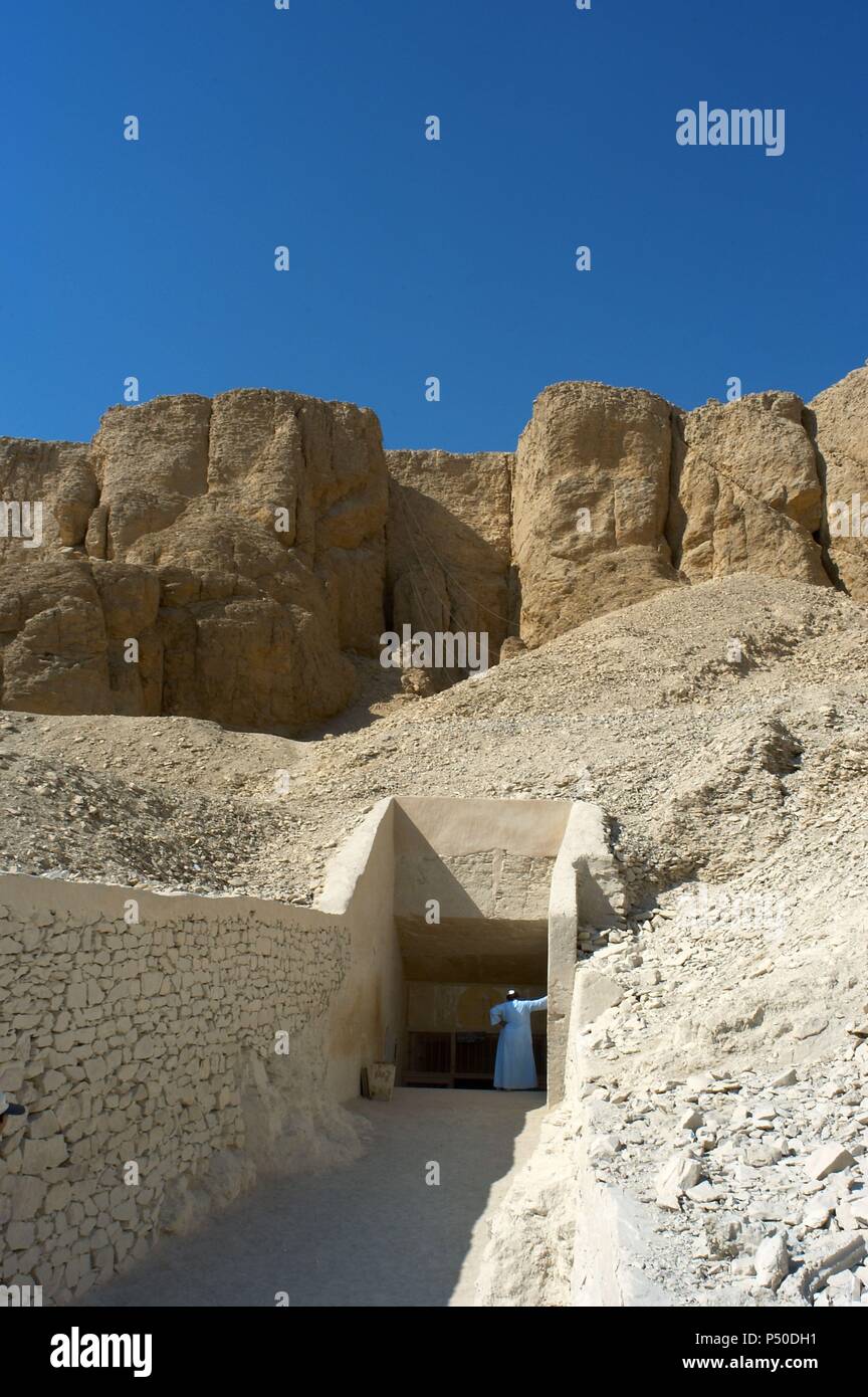 Egipto. Valle de los reyes. . En las paredes de roca están talladas las