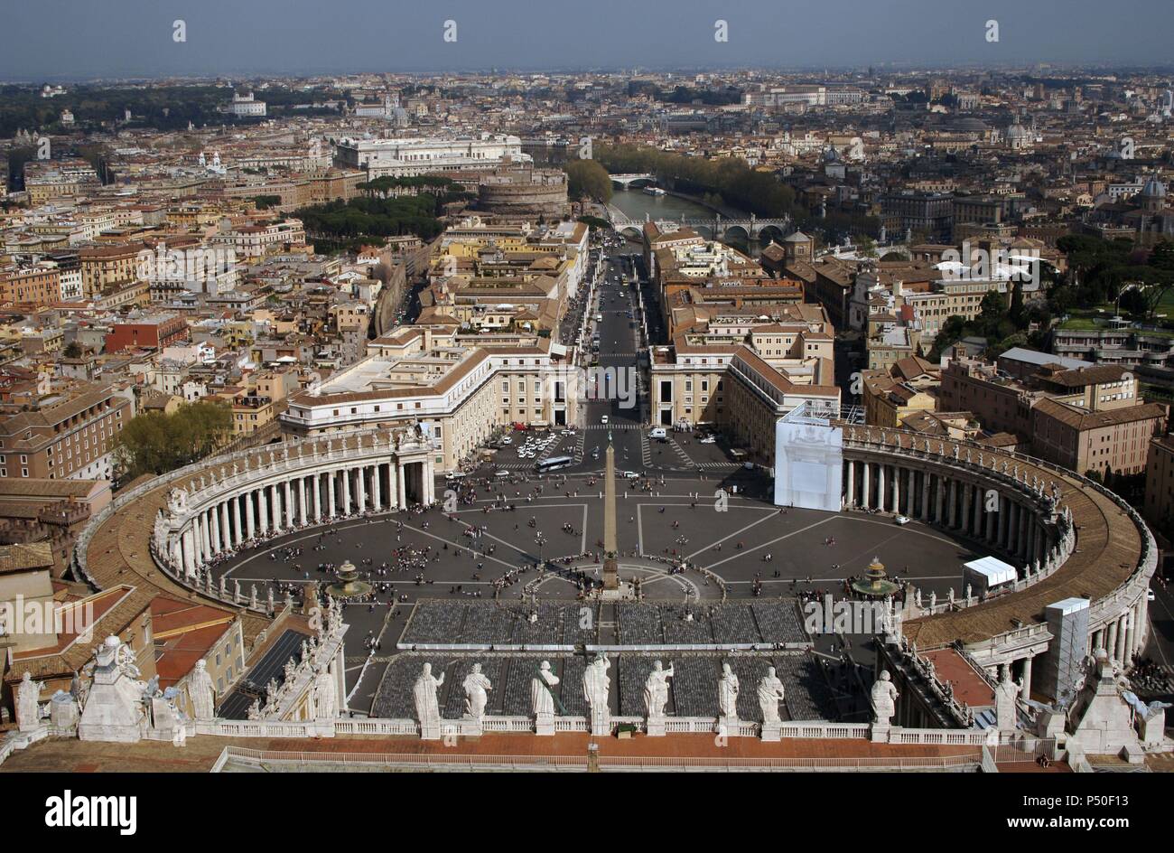Ciudad Del Vaticano La Plaza De San Pedro Desde La Cupula De La