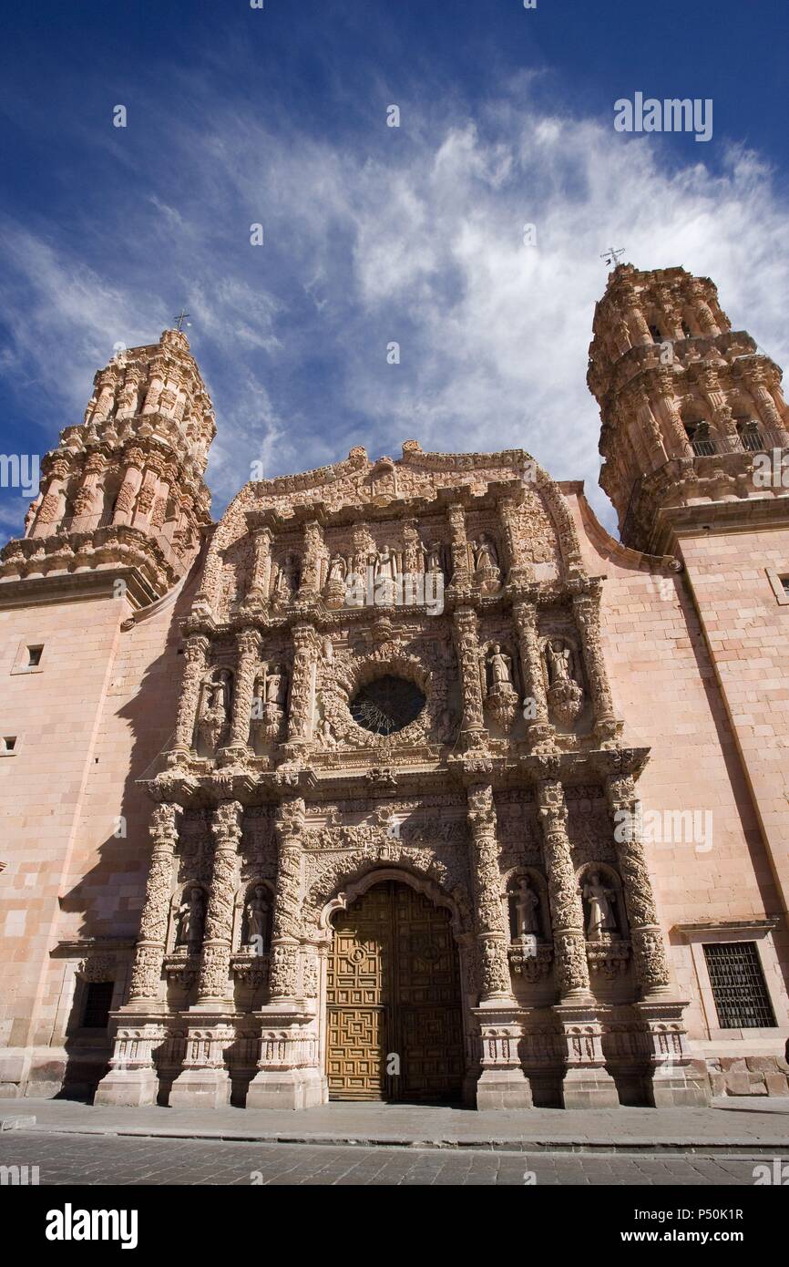 ARTE BARROCO. México. CATEDRAL BASÍLICA DE NUESTRA SEÑORA DE LA ASUNCIÓN.  Construída en el siglo XVIII en estilo barroco. Se encuentra en el centro  histórico de la ciudad, declarado Patrimonio de la