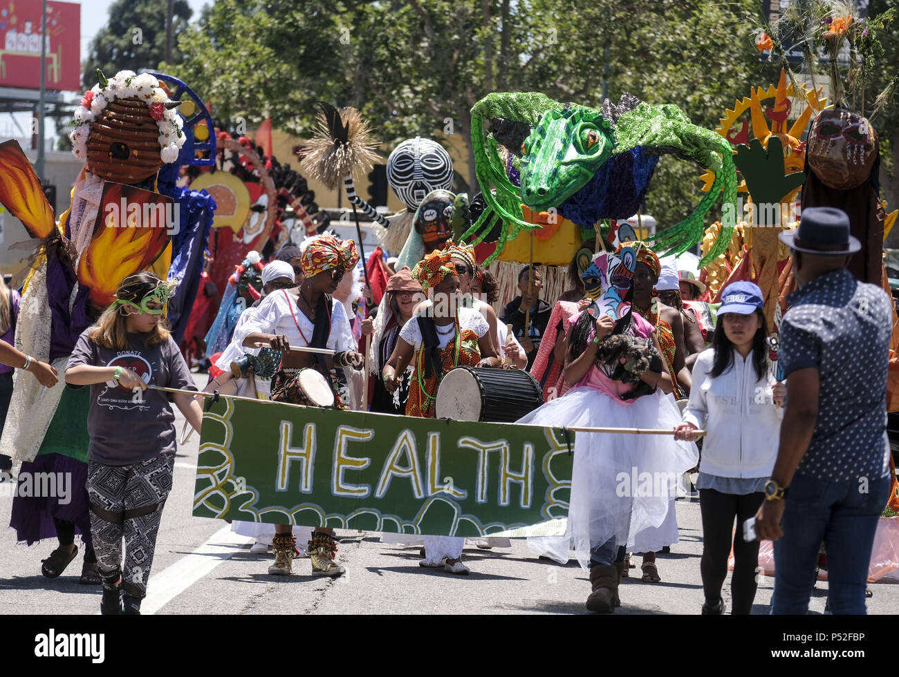 Los Angeles, California, EEUU. 24 de junio de 2018. LA Commons alojar su  octavo día anual de los antepasados: Festival de máscaras en Leimert Park,  el domingo 24 de junio de 2018