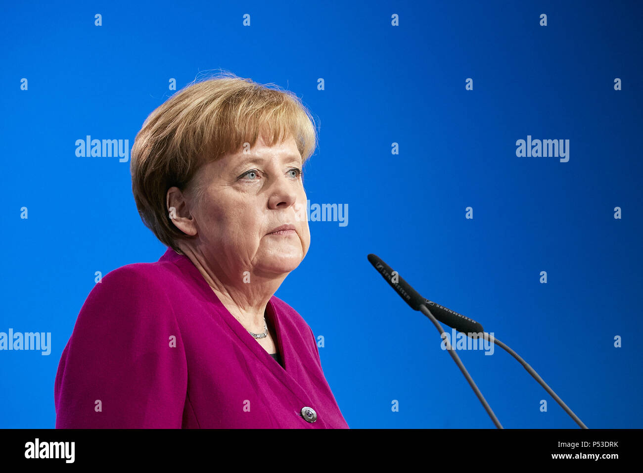 Berlín, Alemania - El líder del partido Angela Merkel mantiene un discurso en el 30º Congreso del Partido Federal de la CDU. Foto de stock