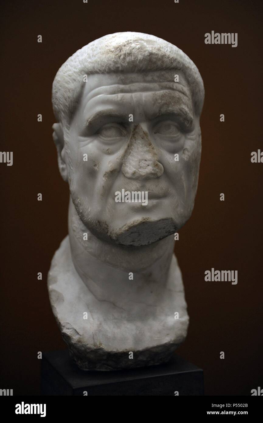 Maximino Thrax (c. 173-238), también conocido como Maximino I. emperador romano desde el 235 al 238. Busto. Mármol. Carlsberg Glyptotek Museum. Copenhague. Dinamarca. Foto de stock