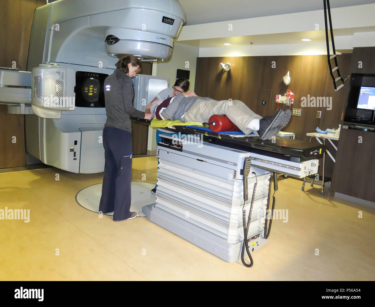 Radioterapia guiada por imagen fotografías e imágenes de alta