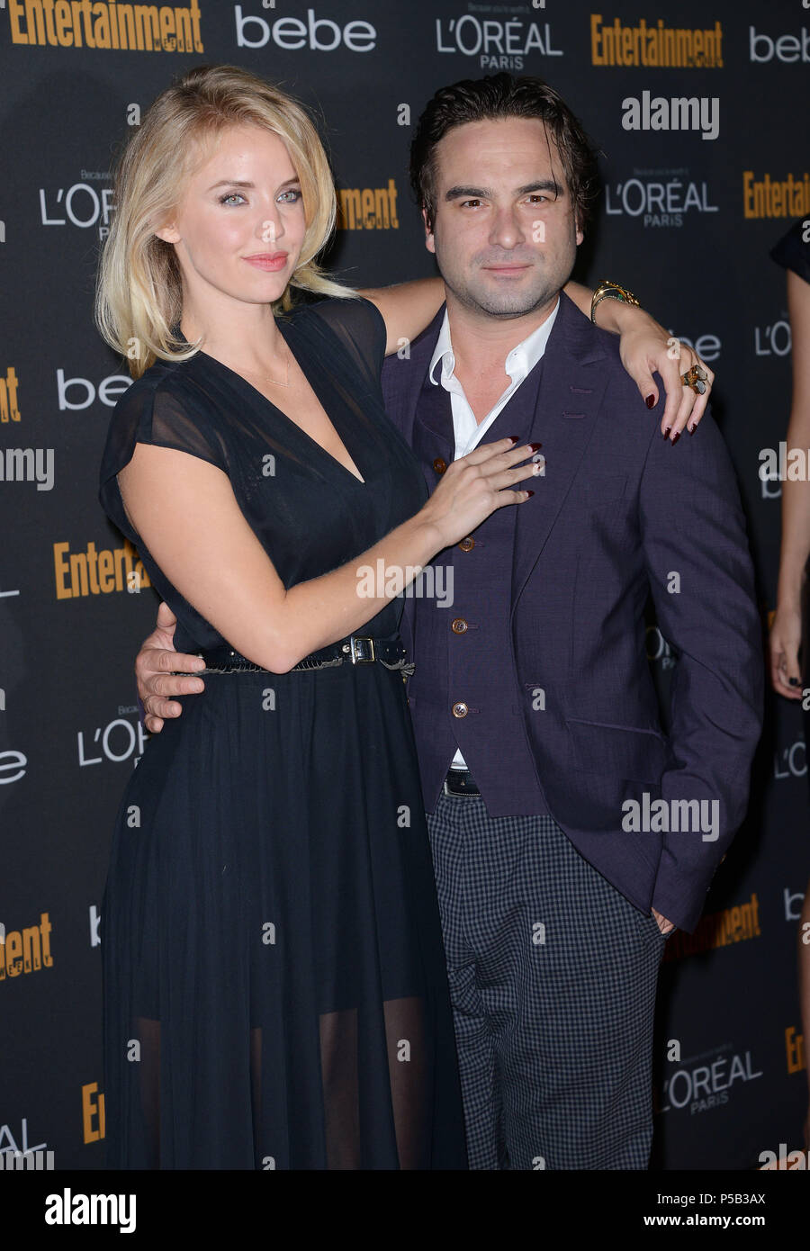 johnny galecki dating 2013
