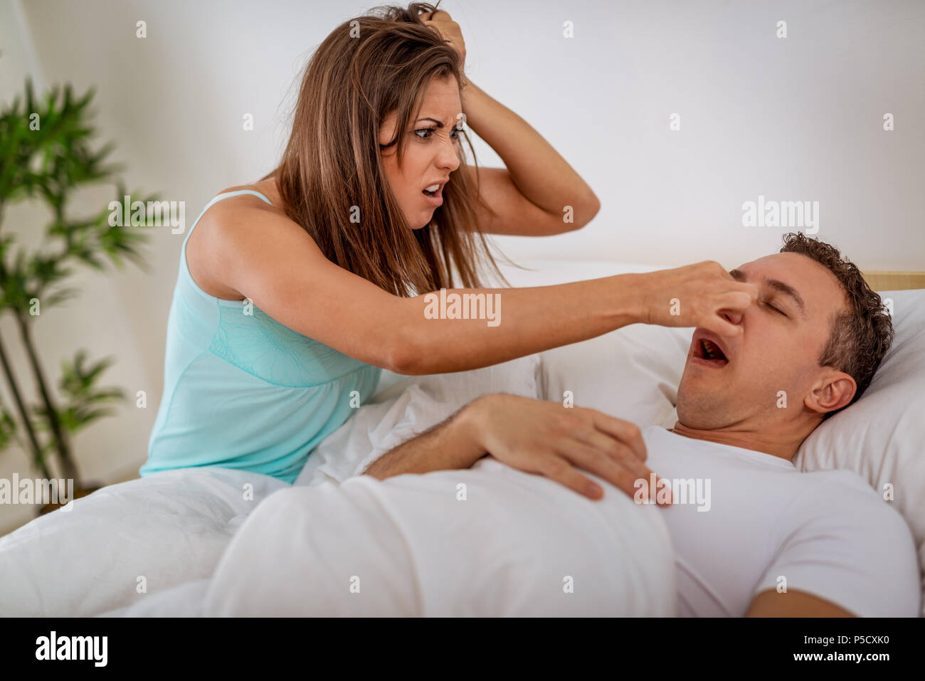 Buteyko: ¿por qué esta mujer duerme con la boca tapada con una