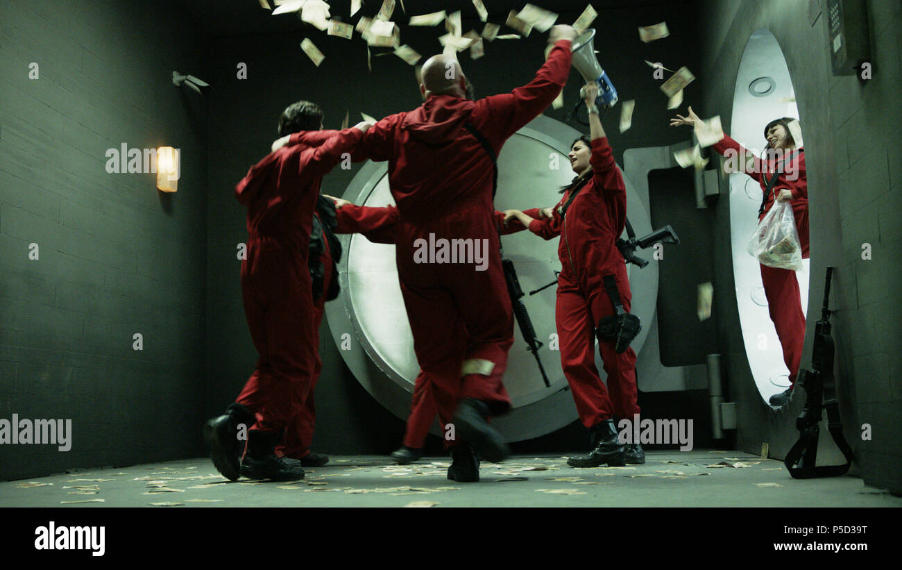 Dinero HEIST, (también conocido como LA CASA DE PAPEL), "Bella Ciao",  (temporada 1, EP. 115, difundido en EE.UU. el 6 de abril, 2018). Foto:  ©Netflix/Antena 3 / cortesía: Colección Everett Fotografía de stock - Alamy